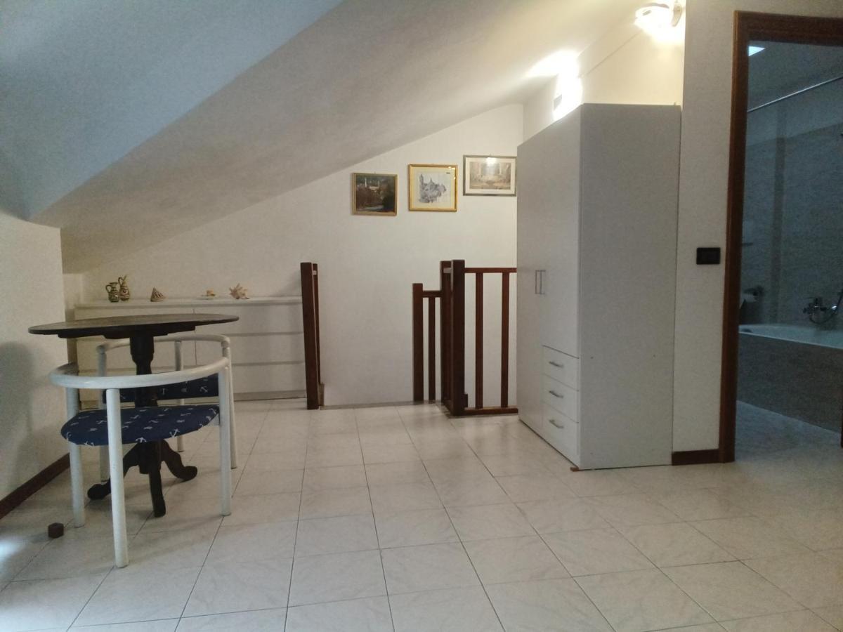 Appartamento - Terrazzo Vivibile Vista Mare, Wi-Fi Gratuito 발레크로시아 외부 사진