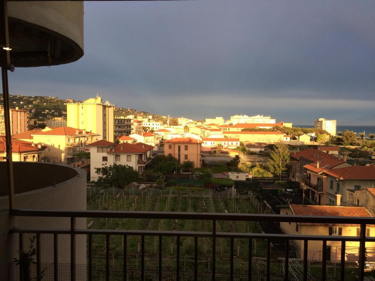 Appartamento - Terrazzo Vivibile Vista Mare, Wi-Fi Gratuito 발레크로시아 외부 사진