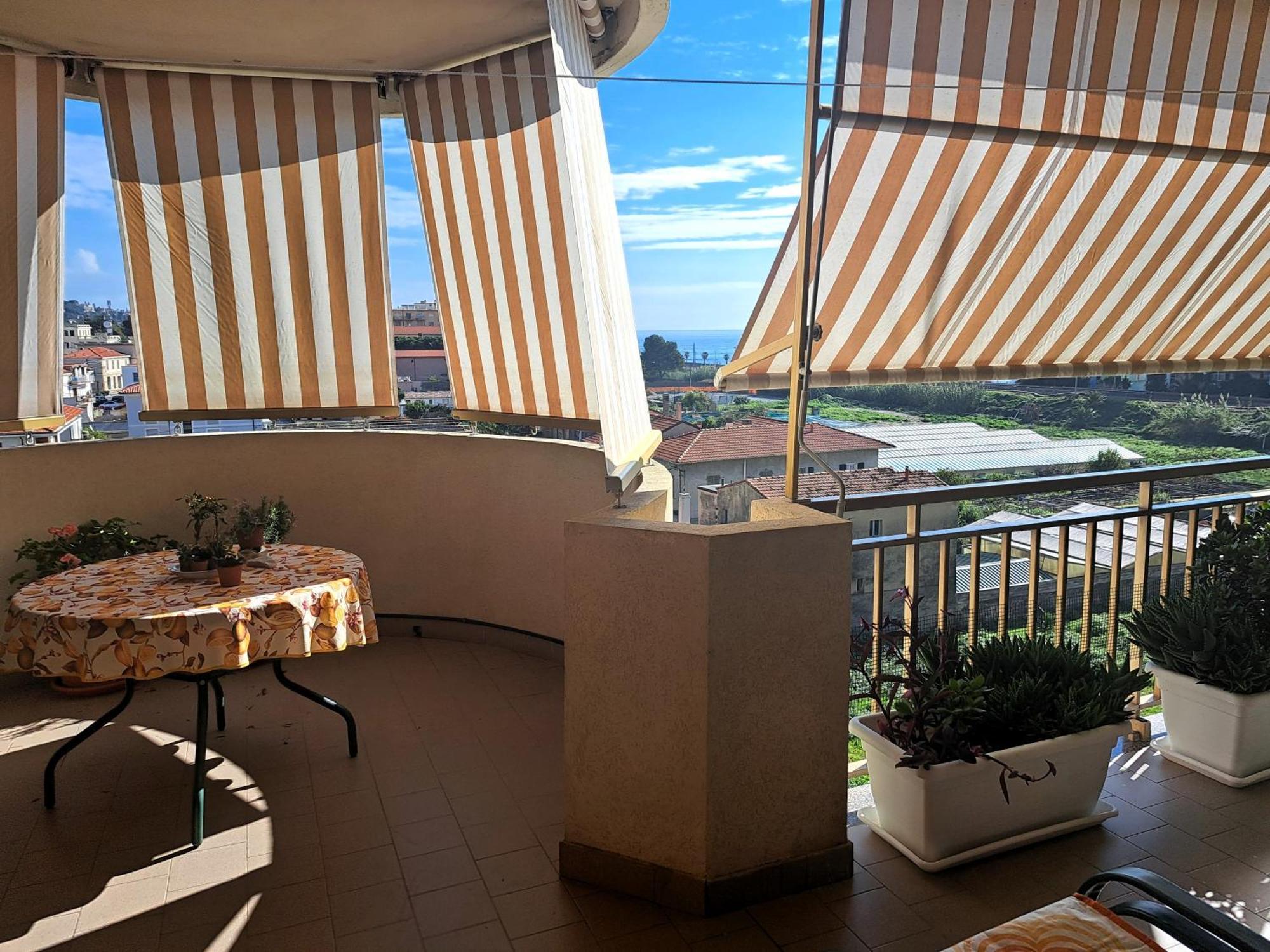 Appartamento - Terrazzo Vivibile Vista Mare, Wi-Fi Gratuito 발레크로시아 외부 사진