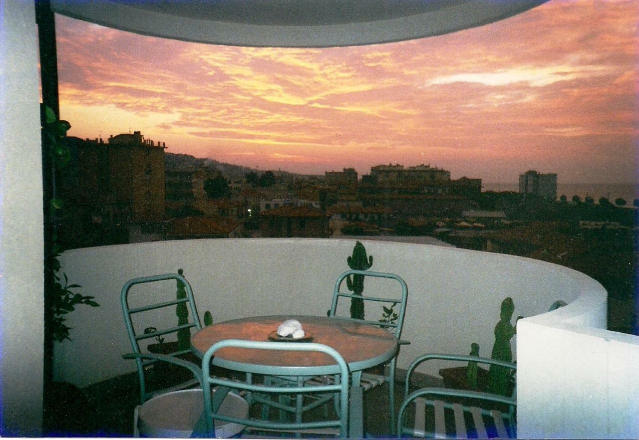 Appartamento - Terrazzo Vivibile Vista Mare, Wi-Fi Gratuito 발레크로시아 외부 사진